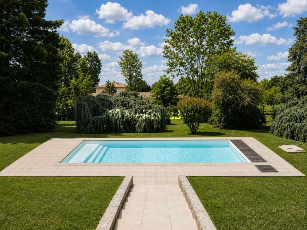 Vente Maison Grande maison à Lembras 24100, séjour cheminée et piscine sur vaste terrain Lembras