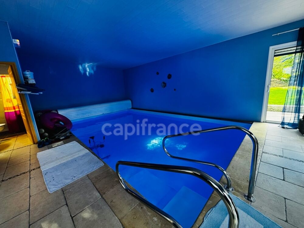 Maison spacieuse avec jardin fleuri et piscine intérieure LANDEDA (29)