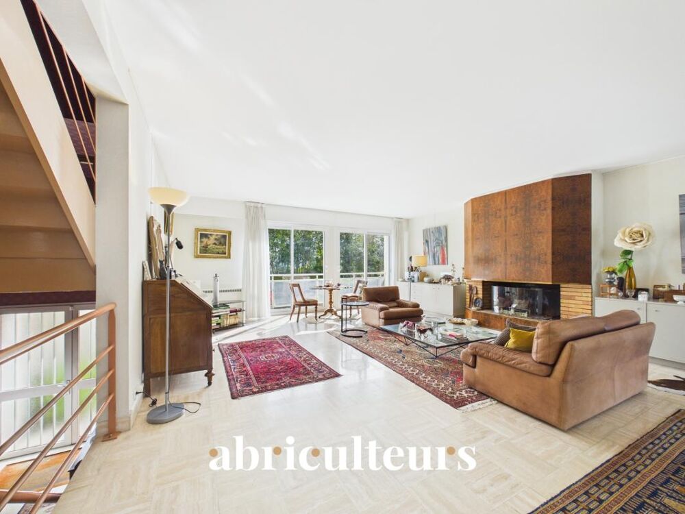Grande maison comprenant une avenue privée en vente à Hauts-Pavés (44000)