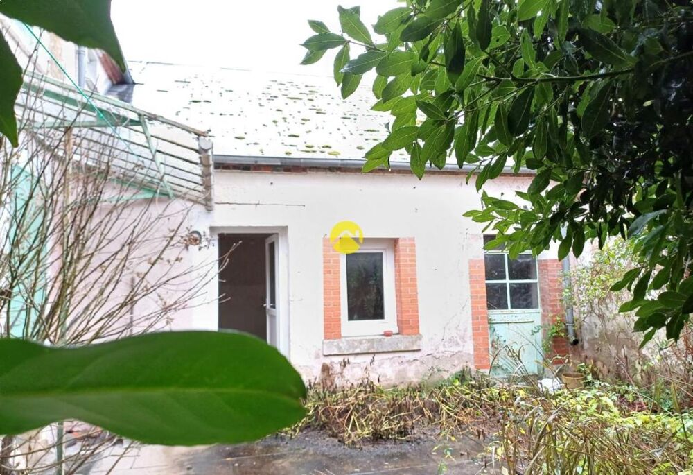 MAISON 120 M2 COUR ET GARAGES