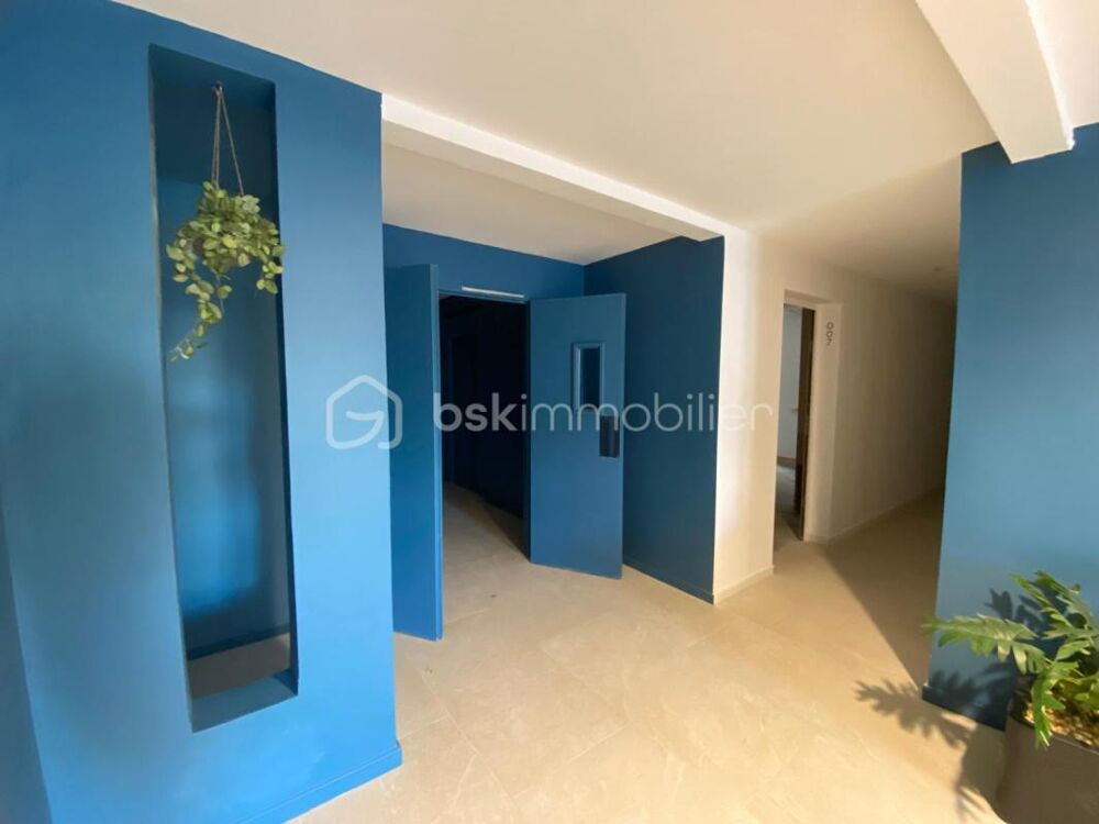 SAINT-CHRISTOL ((84) - Créez votre T2 sur mesure ! Plateau sous forme d'appartement de 62 m² env. situé au 2ème étage avec ascen