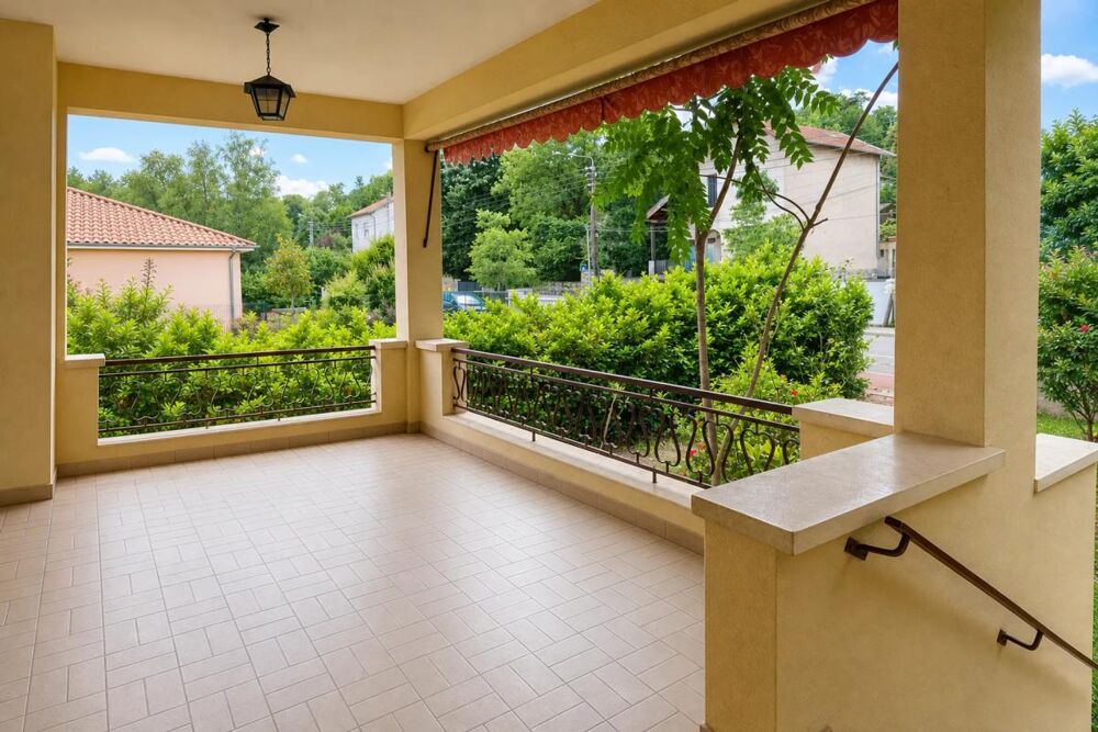 Vente Maison MAISON DE 121 M2 - AVEC TRAVAUX + ENTREPOT de STOCKAGE de 180 M2 Oullins pierre benite