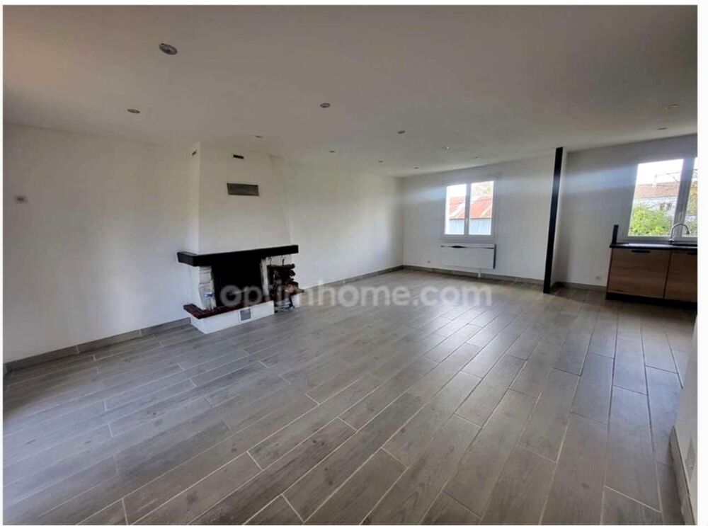 Vente Maison Maison rénovée avec 3 chambres, 1 200 m² de terrain et vue dégagée – Au calme ! Mouilleron en pareds