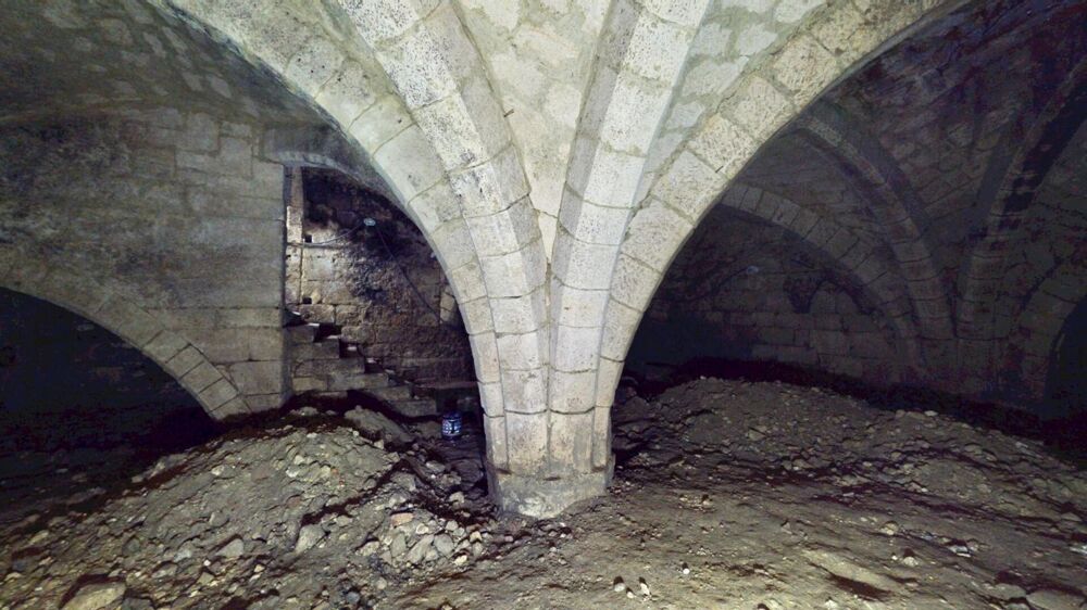 BÂTISSE ATYPIQUE 190 M2 PRIX 280 000