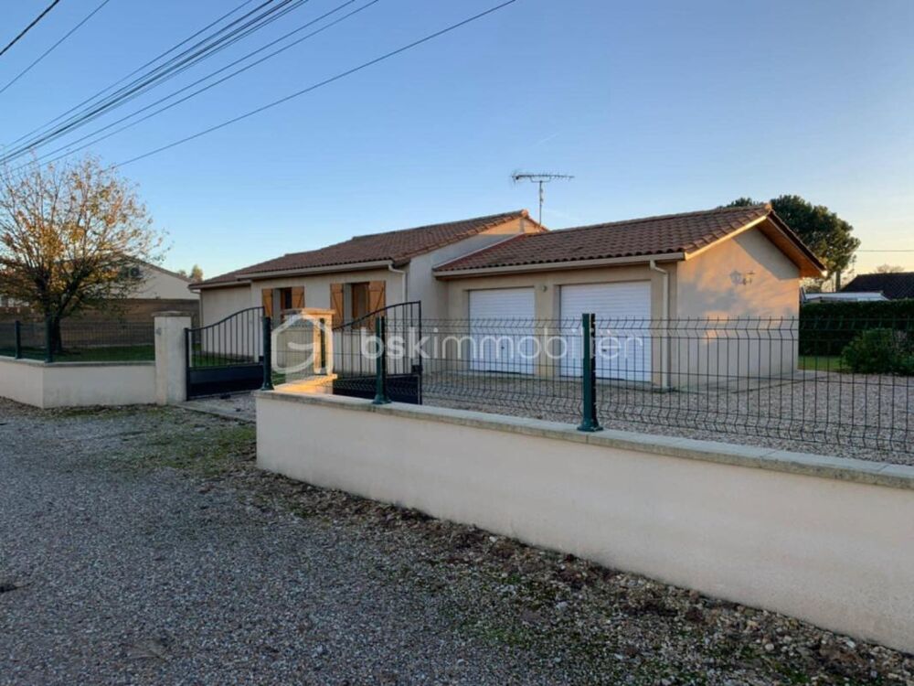 Vente Maison Maison de 108m2 sur son terrain clos de 953m2 à Coutras Coutras