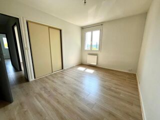 Appartement à louer 4 pièces 103 m²