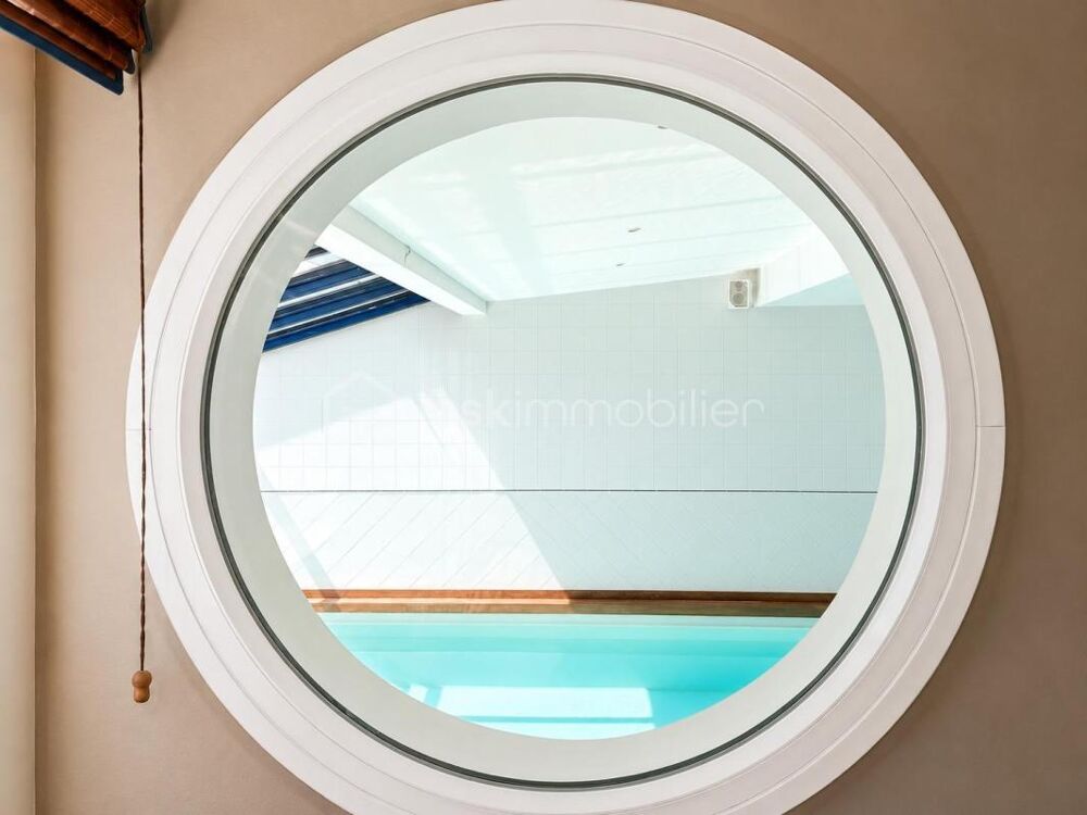 Maison - villa - architecte - 275 m2 - 5 chambres - piscine - vue lac