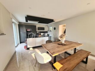  Maison � vendre 9 pi�ces 180 m�