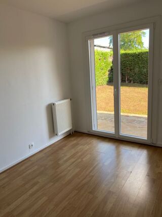  Appartement à louer 3 pièces 82 m²