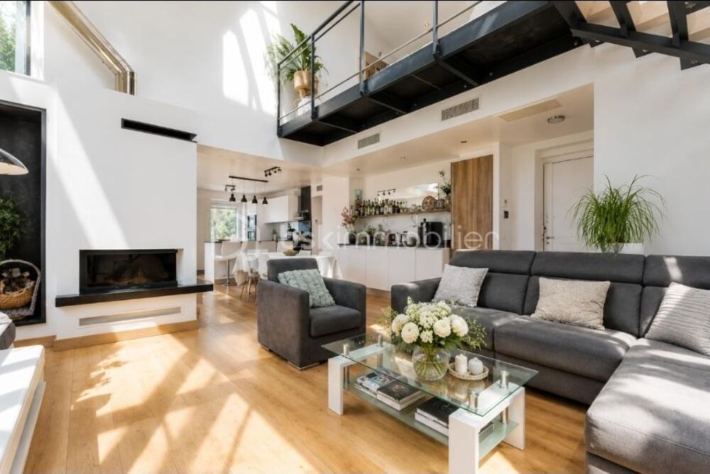 NICE GAIRAUT  DUPLEX DE CARACTÈRE AVEC ESPRIT MAISON ET 400 M² DE TERRAIN PRIVATIF