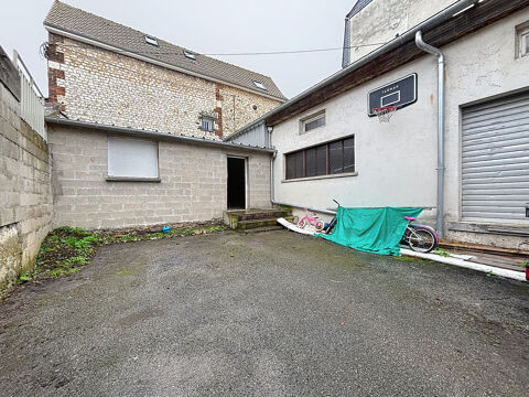   Local professionnel d'environ 150 m² à vendre à Petit-Couronne 
