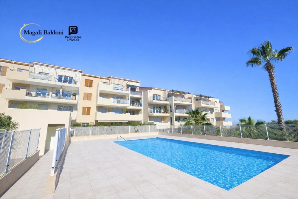 Vente Appartement Appartement Le Muy 4 pièces- 76 m2- Terrasse- 3 parkings- PISCINE Le muy