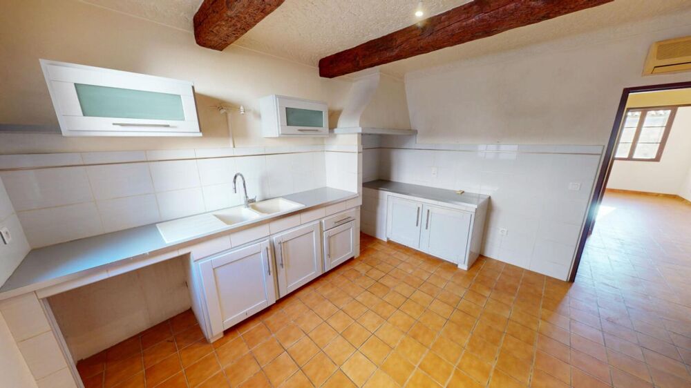 Le MUY, Maison de village 115m² avec grand garage et vie tout à pied !