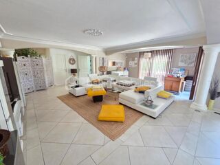  Propriété/château à vendre 5 pièces 204 m²