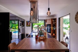  Villa  vendre 6 pices 265 m