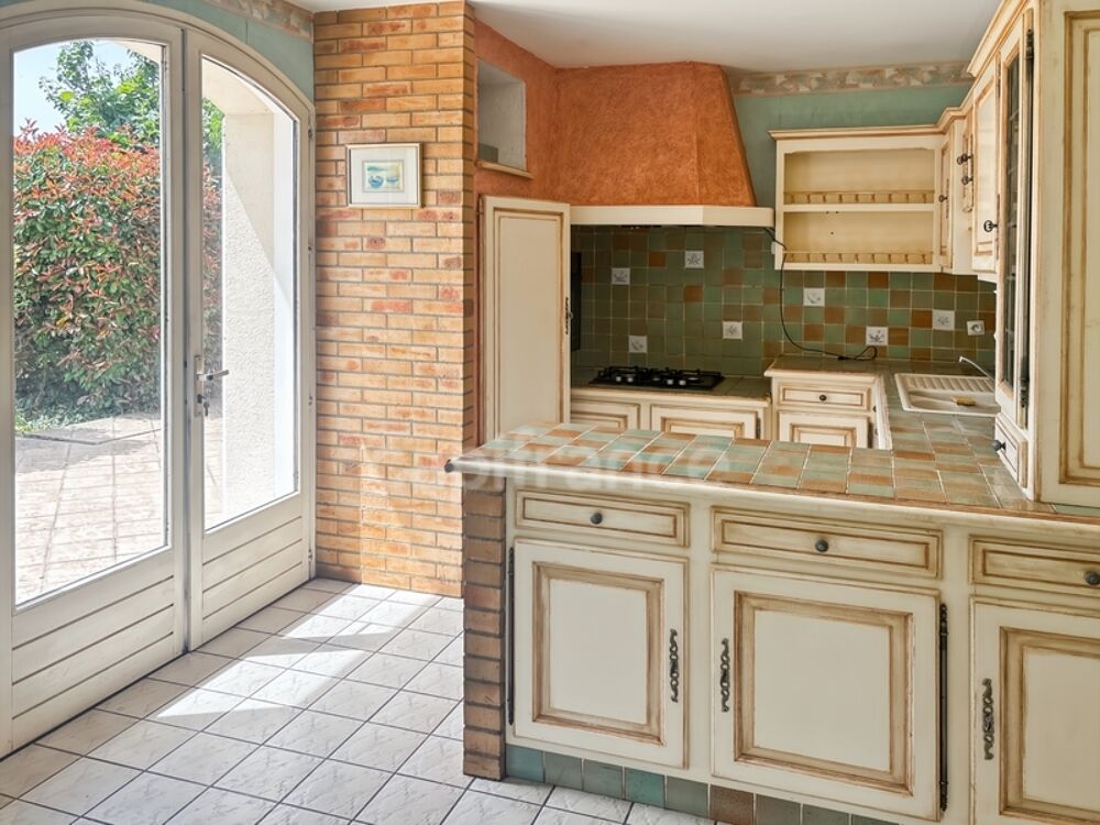 Vente Maison YVRE L'EVEQUE (72) côté Prémartine Maison sur sous sol 4 chambres et un bureau sur 6 800 m2 Yvre l eveque