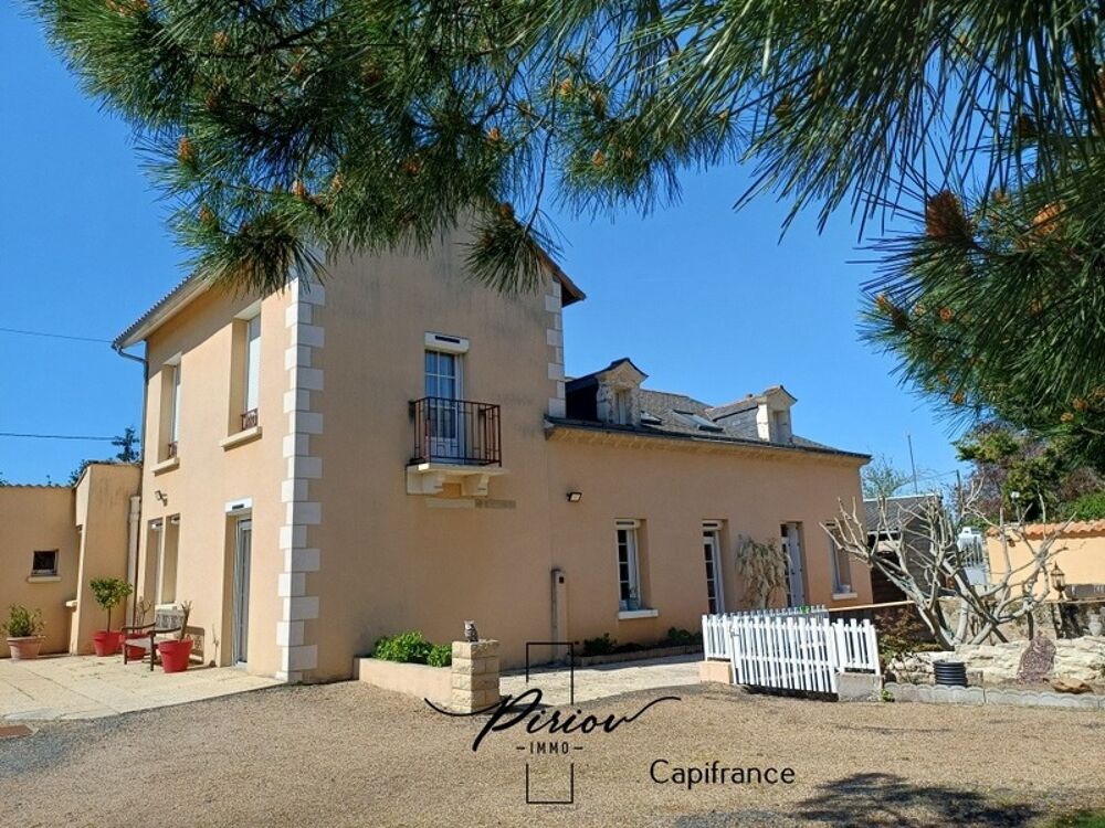 Maison 8 pièces 129 m² · à Doue la Fontaine · 129 m² · 325 000 €