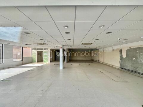 Quetigny Place centrale : Local commercial libre 215m&sup2; 266000 21800 Quetigny