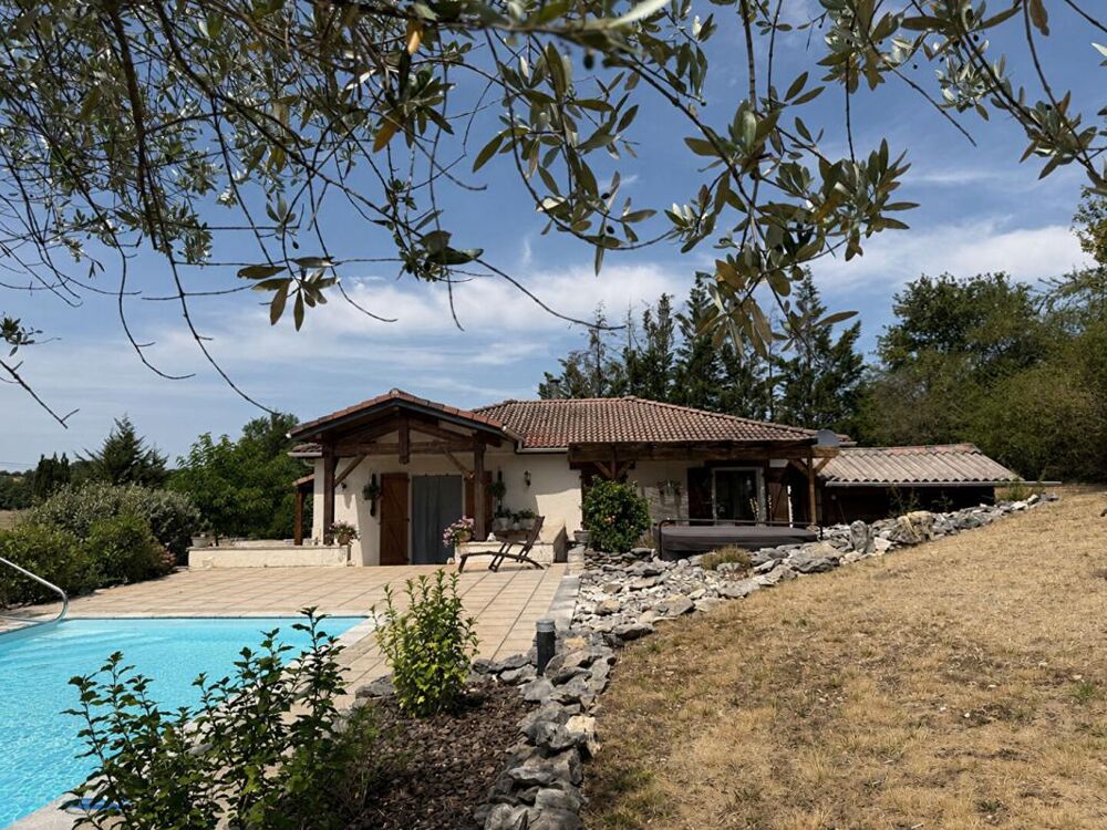 Vente Maison Maison parfaitement entretenue avec piscine et belle vue dégagée Serignac