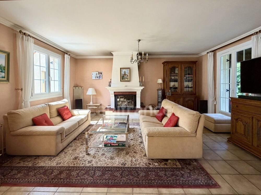 Vente Maison Maison familiale de 131 m² à vendre à Cergy Village – 3 chambres, bureau, jardin et garage Cergy