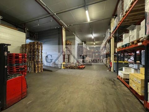  A VENDRE WISSOUS UN ENTREPOT ET DES BUREAUX 