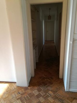  Appartement à louer 6 pièces 115 m²