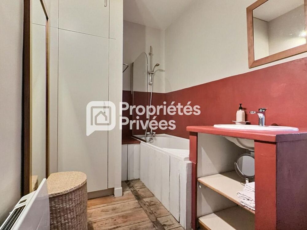 Vente Immeuble Superbe immeuble rénové d'env. 430m²  avec 7 appartements T2 meublés + 2 locaux commerciaux et caves en plein centre historique Perigueux