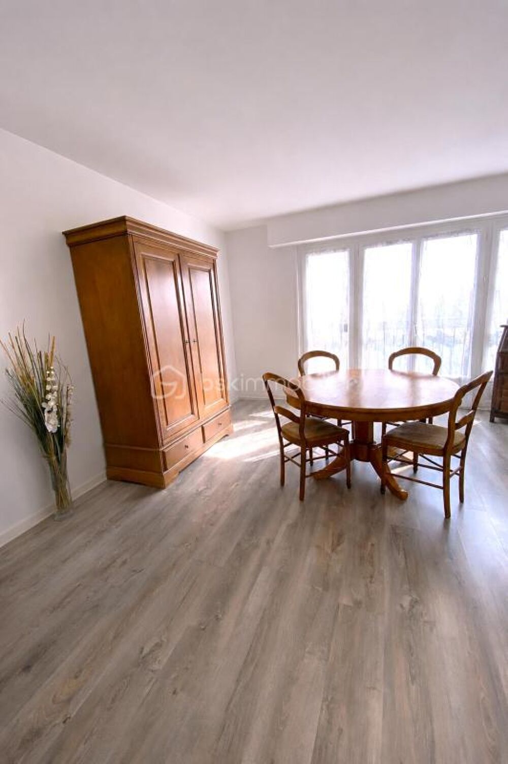 Appartement lumineux de 90 m² avec balcon  3 chambres  Rambouillet