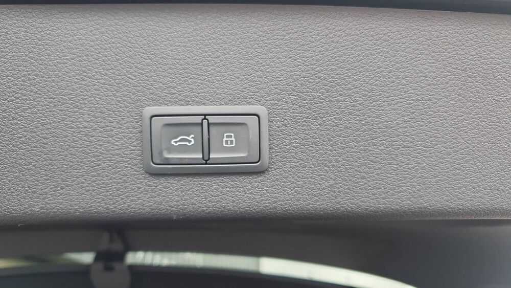 E-TRON Q8 Sportback I 55 Quattro 97 kWh 408 S line 2023 occasion 63000 Clermont Ferrand