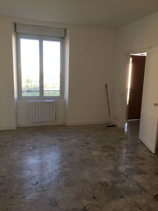  Appartement à louer 5 pièces 103 m²
