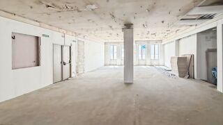  Immeuble à vendre 1 pièce 1800 m²