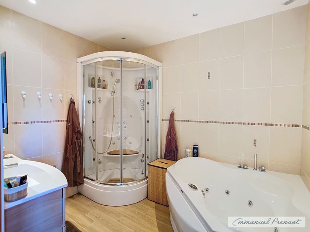 Dpt Loir et Cher (41), à vendre CELLE maison P10 de 210 m² - Terrain de 1 211,00 m²
