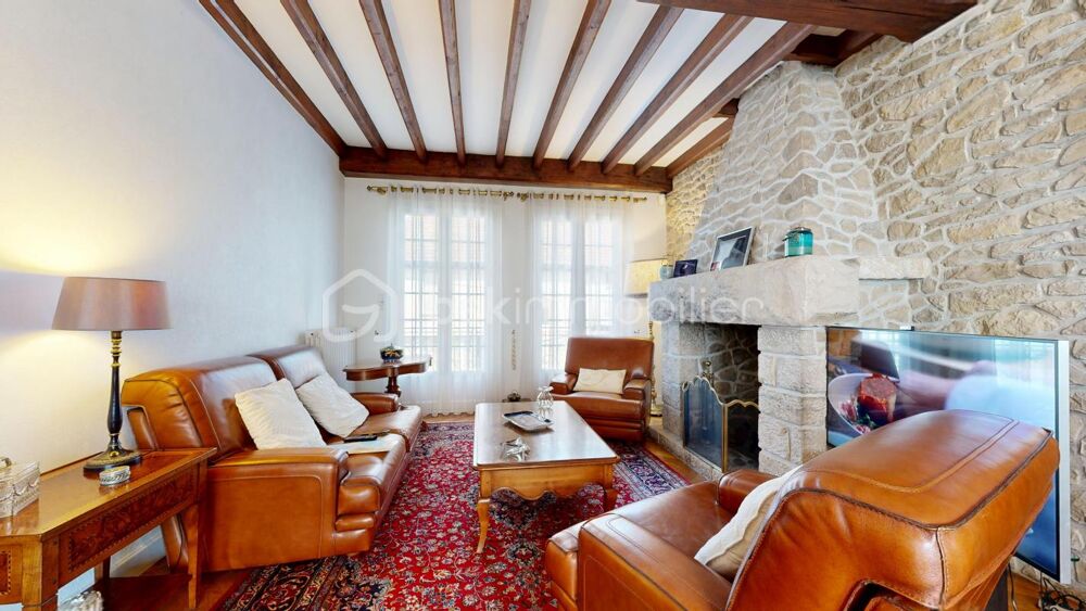 Rare maison de ville spacieuse au coeur d'Objat