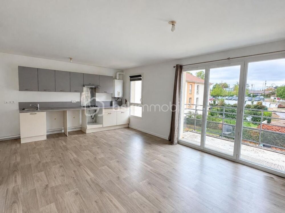 Vente Appartement F3 - Dernier étage, balcon, double stationnement Santeny
