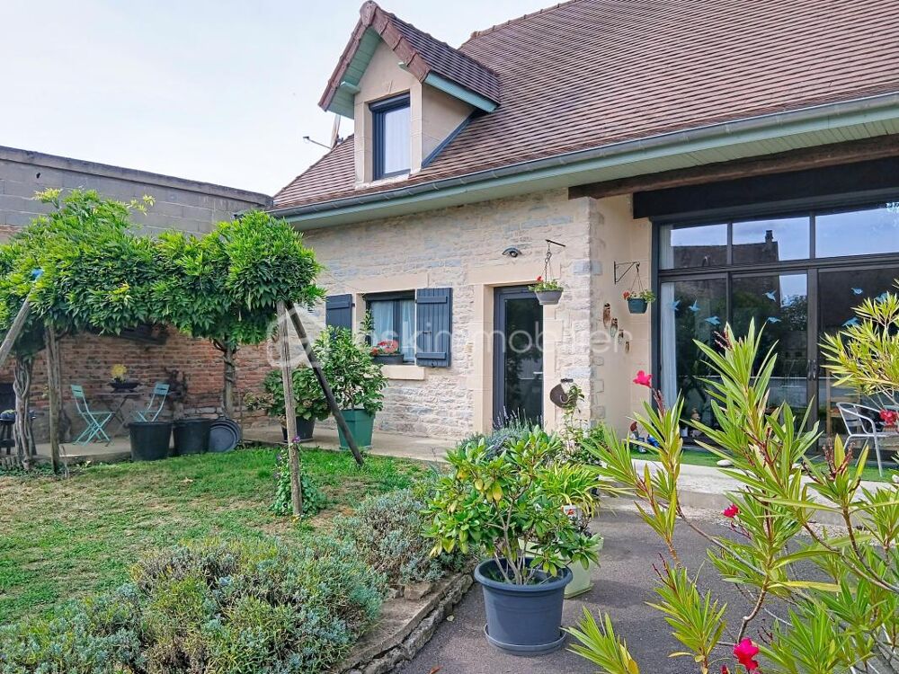 Ancienne grange rénovée de 230 m² Charme, volumes et prestations de qualité
