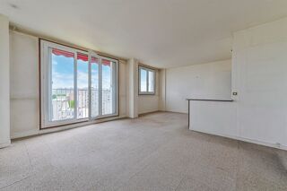 Vente Appartement Appartement à fort potentiel avec vue dégagée, parking et cave Paris 12