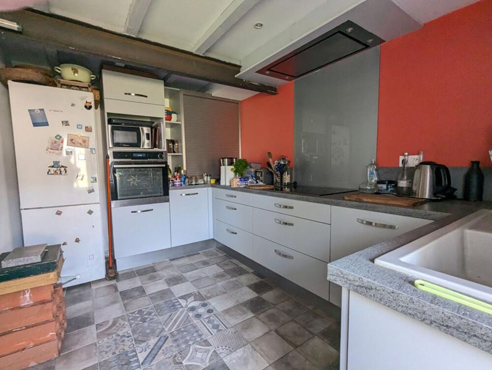 Maison , terrain 5 200m²