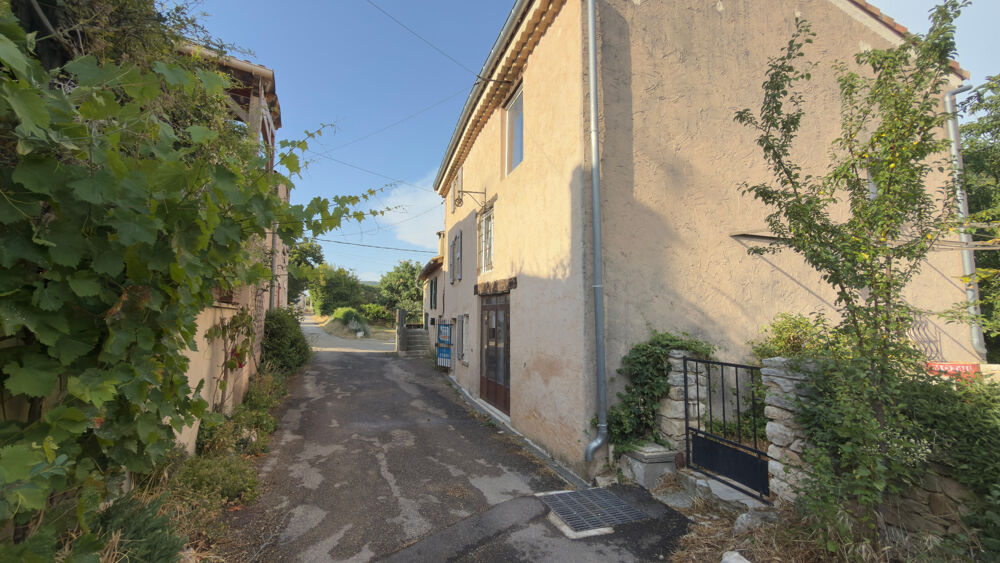 172 m2 - Grand potentiel - Toiture neuve - 10 couchages - Jardinet