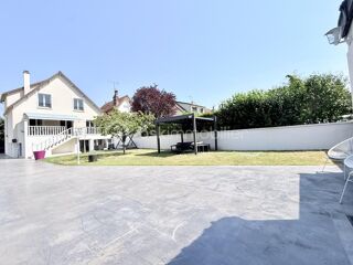  Propriété/château à vendre 6 pièces 197 m²