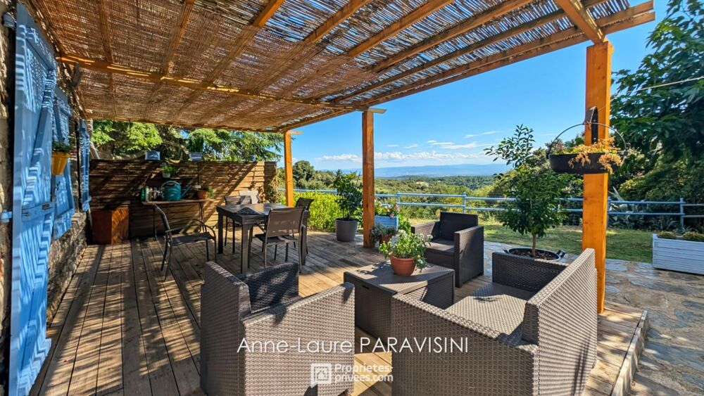 Maison, gîte indépendant et écuries sur 12 000 m² avec vue panoramique