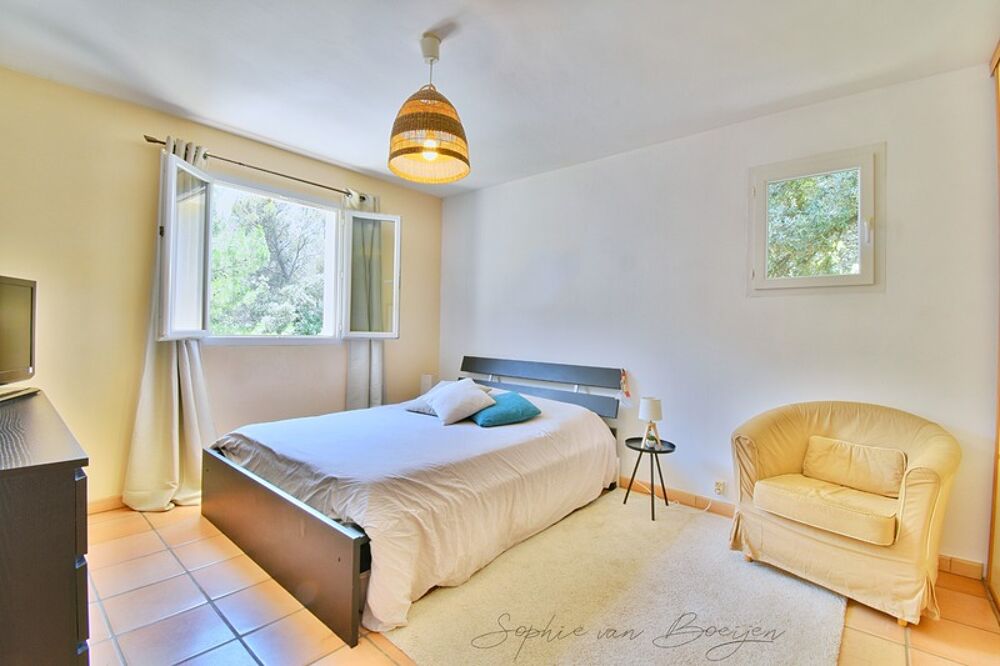 à vendre  Maison Saint-Marc-Jaumegarde (13100)