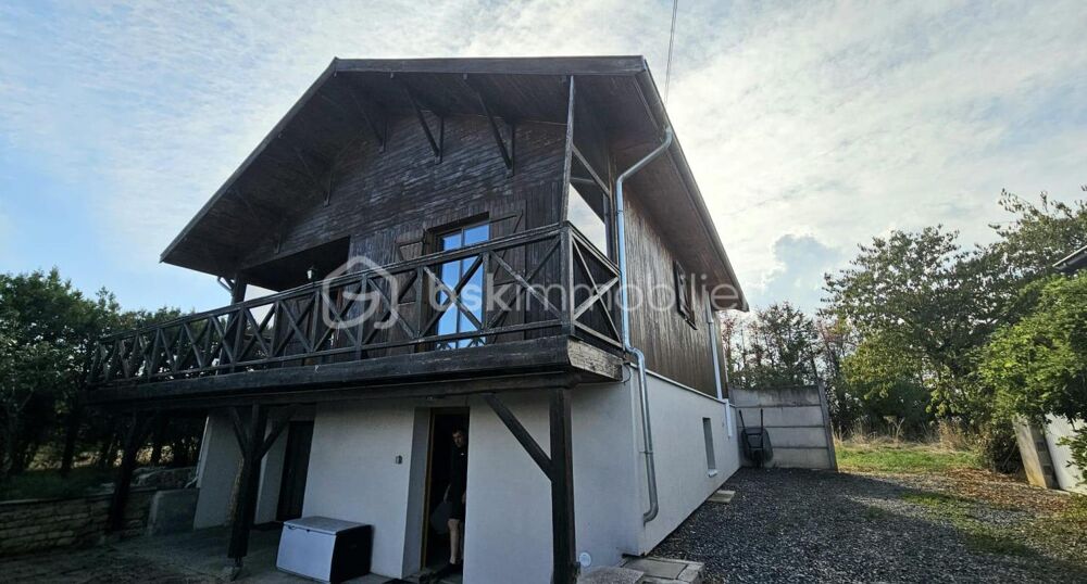 Maison de caractère de type chalet avec vue dégagée et terrain de 2 490 m² à Melay 71340