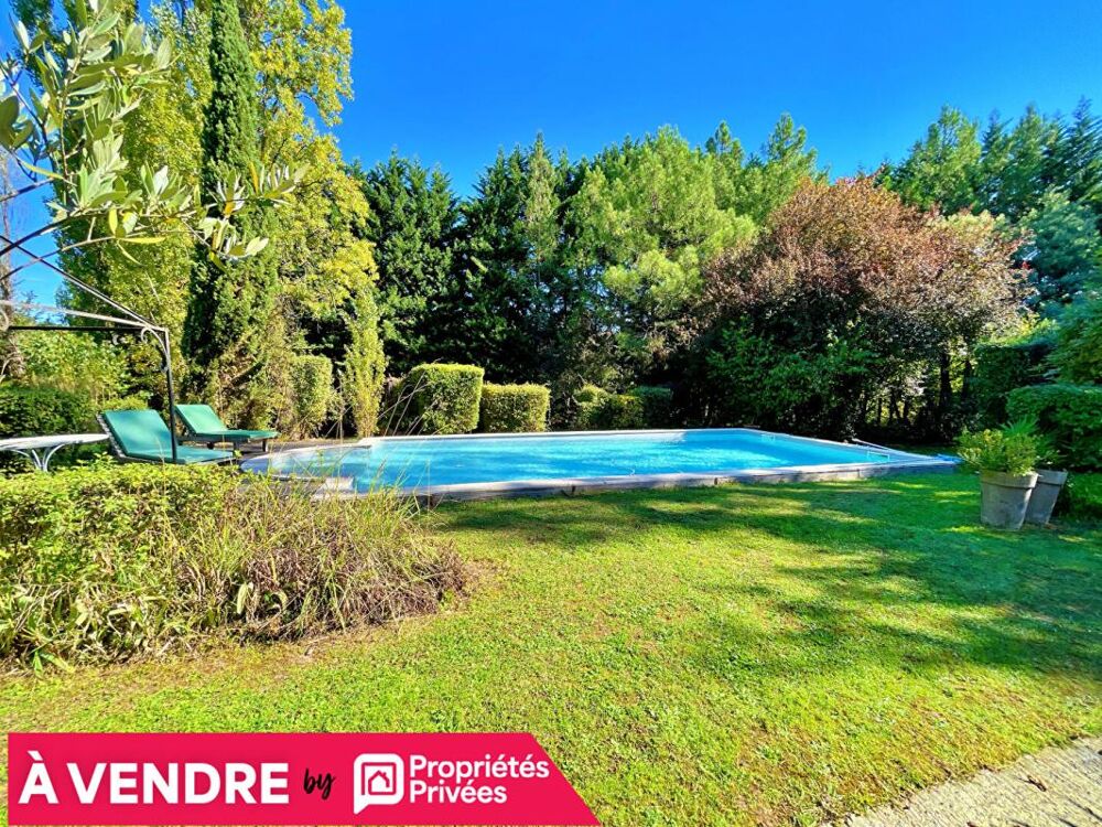 Maison bourgeoise Yvrac 8 pièce(s) 5 chambres jardin piscine sous sol