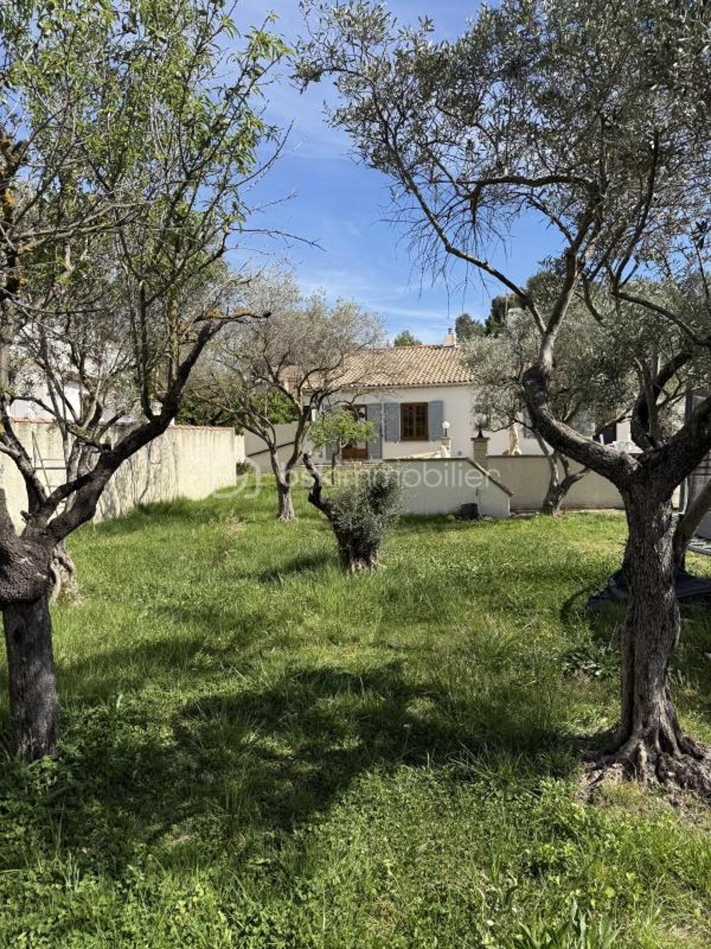 Propriété d'Exception - Quartier Résidentiel de PÉLISSANNE (DEPT13) - Villa Type 8 - 170 m2 - Terrain Arboré,Sécurisé - 1500M2 -