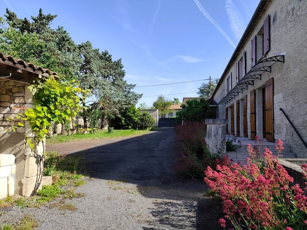 Vente Maison Maison à vendre 7 pièces HIERSAC (16) Hiersac