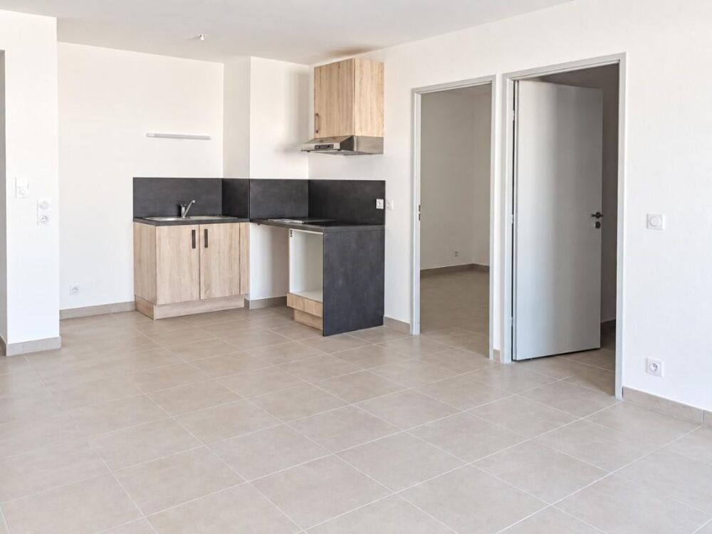 Location Appartement T4 avec parking et terrasse à MIRAMAS Miramas
