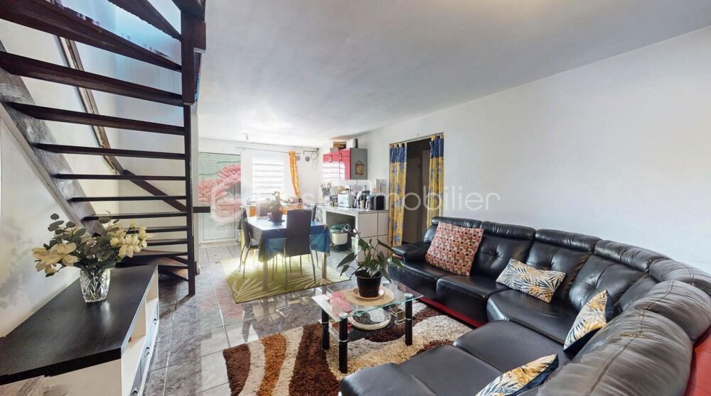 Vente Maison Maison F4 de 110 m² à Saint-Pierre (Basse-Terre) : une opportunité à saisir rapidement ! Saint pierre
