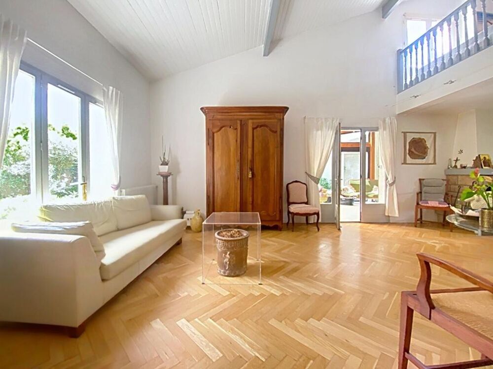 Vente Maison Belle maison de 4 ch sur magnifique jardin dans un quartier résidentiel d'Eysines, intra rocade 210 m2 Eysines