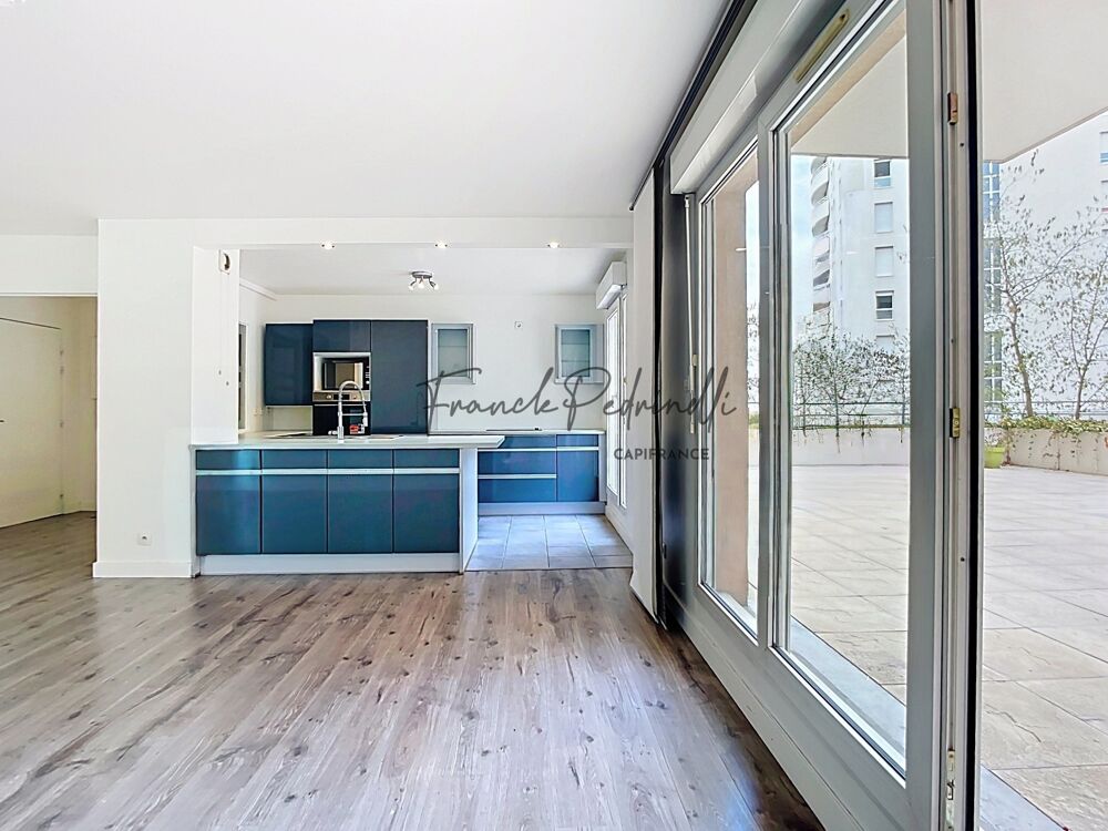 Vente Appartement Beau T3 72 m²  VILLEURBANNE (69) CHARPENNES – Place Charles Hernu avec terrasse 75 m² Villeurbanne