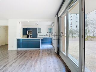 Vente Appartement Beau T3 72 m²  VILLEURBANNE (69) CHARPENNES – Place Charles Hernu avec terrasse 75 m² Villeurbanne
